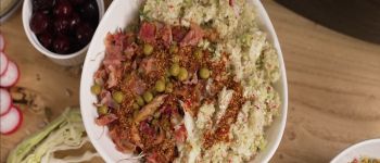 Салат с зелёным горошком и беконом